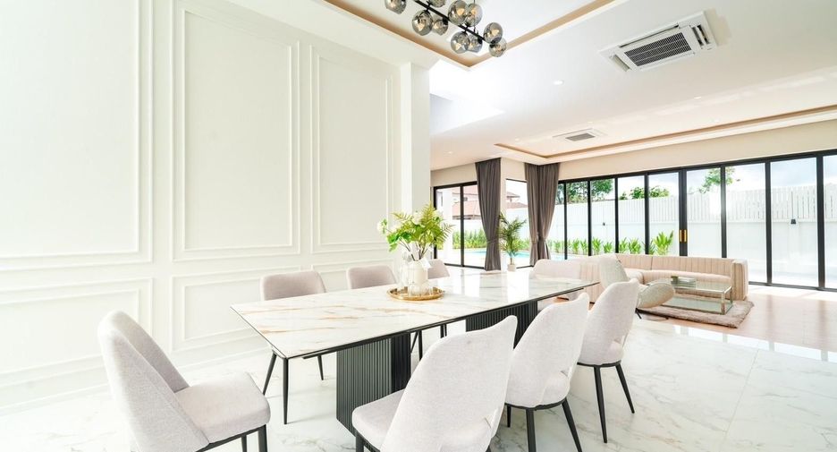 À vendre et à louer 4 chambres villa à Mueang Phuket, Phuket