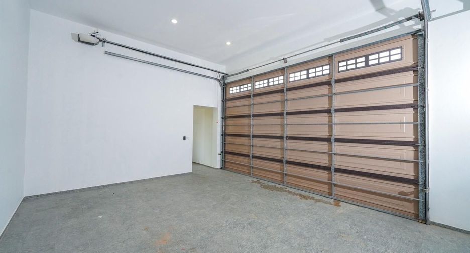 À vendre et à louer 4 chambres villa à Mueang Phuket, Phuket