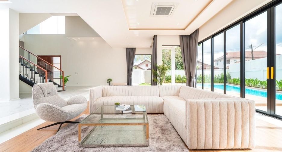 À vendre et à louer 4 chambres villa à Mueang Phuket, Phuket