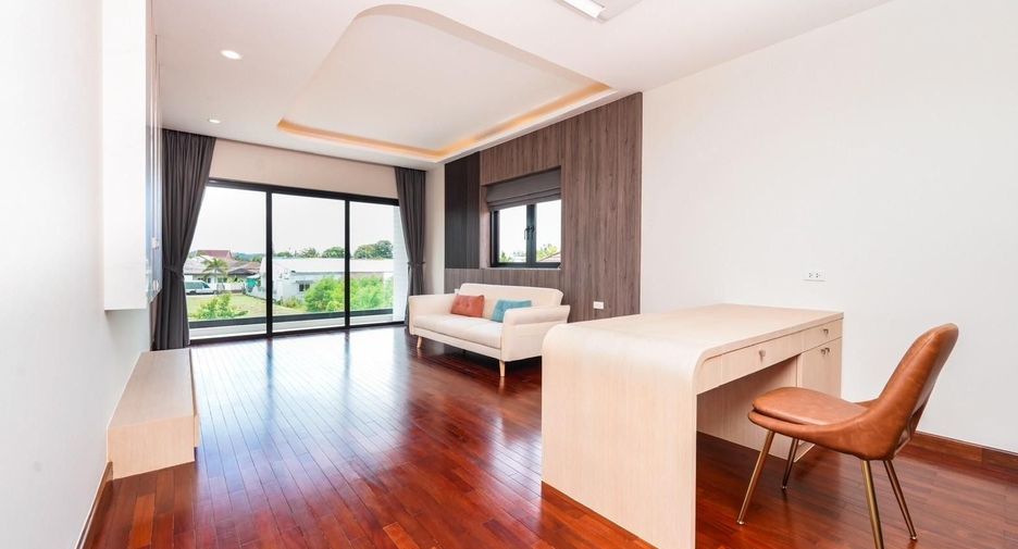 À vendre et à louer 4 chambres villa à Mueang Phuket, Phuket