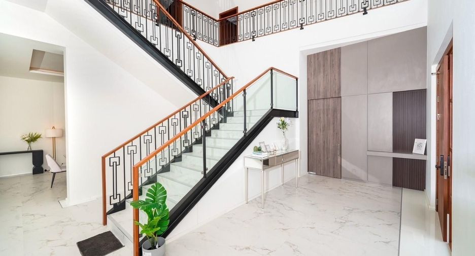 À vendre et à louer 4 chambres villa à Mueang Phuket, Phuket
