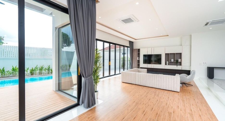À vendre et à louer 4 chambres villa à Mueang Phuket, Phuket