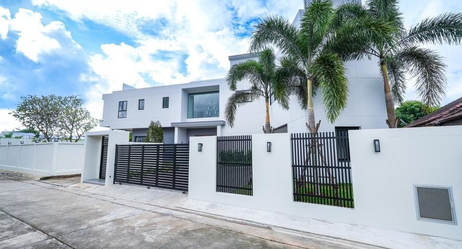 À vendre et à louer 4 chambres villa à Mueang Phuket, Phuket