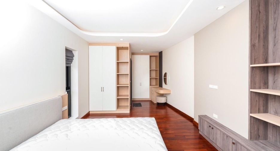 À vendre et à louer 4 chambres villa à Mueang Phuket, Phuket