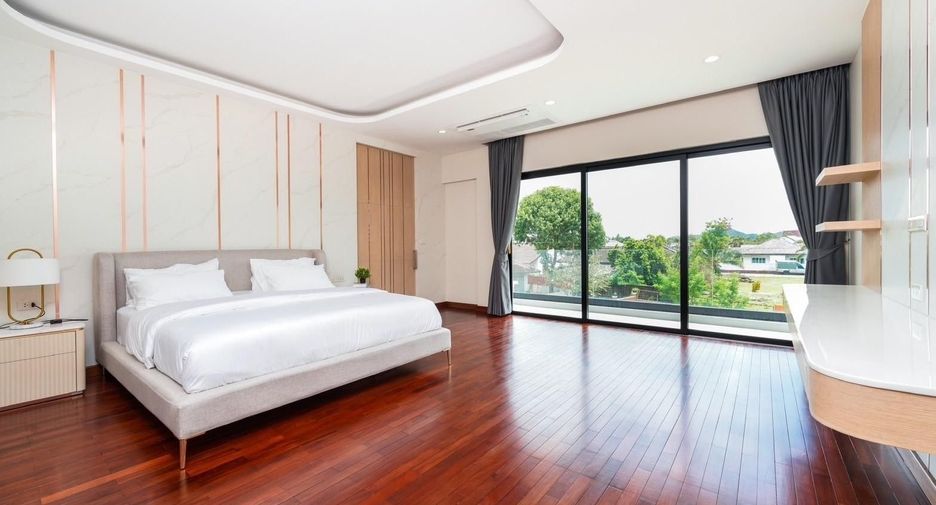 À vendre et à louer 4 chambres villa à Mueang Phuket, Phuket