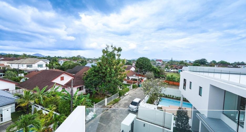 À vendre et à louer 4 chambres villa à Mueang Phuket, Phuket