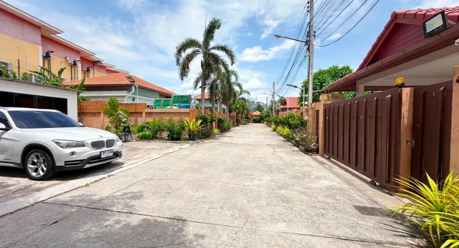 For rent 3 bedrooms villa in Bang Lamung, Chonburi