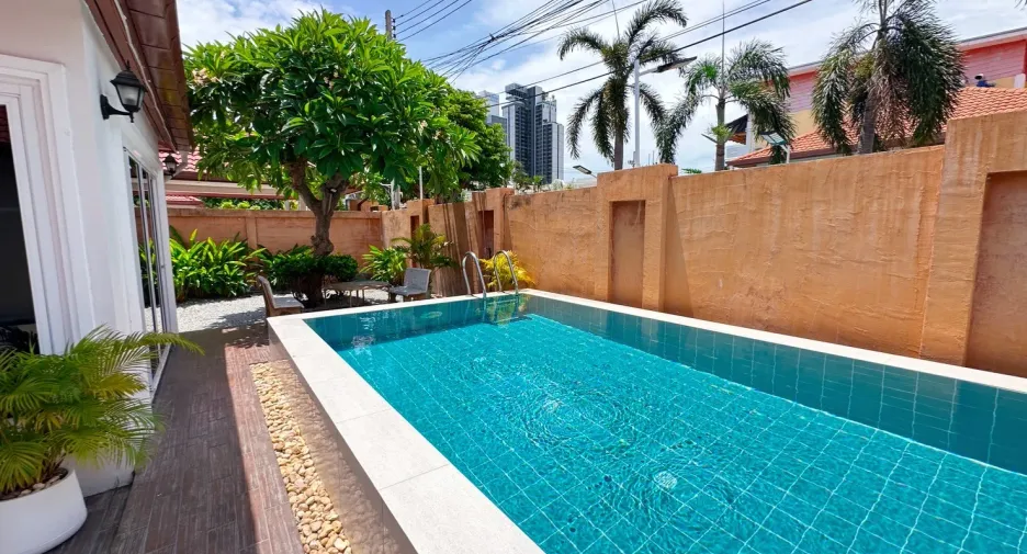 For rent 3 bedrooms villa in Bang Lamung, Chonburi