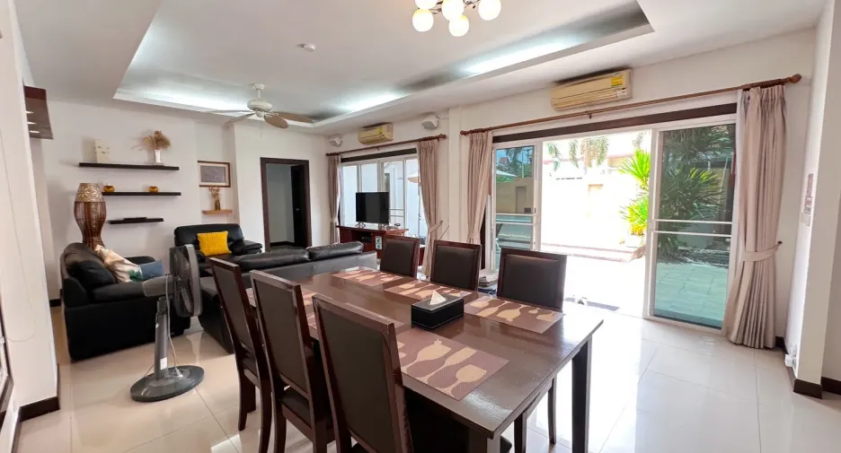 For rent 3 bedrooms villa in Bang Lamung, Chonburi