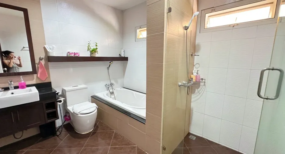 For rent 3 bedrooms villa in Bang Lamung, Chonburi