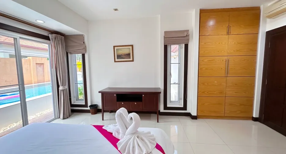 For rent 3 bedrooms villa in Bang Lamung, Chonburi