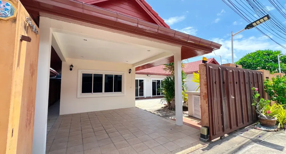 For rent 3 bedrooms villa in Bang Lamung, Chonburi
