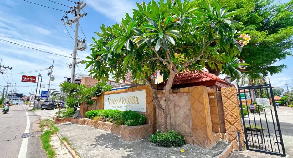For rent 3 bedrooms villa in Bang Lamung, Chonburi