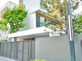 Casa en alquiler de 3 habitaciones en Saphan Sung, Bangkok