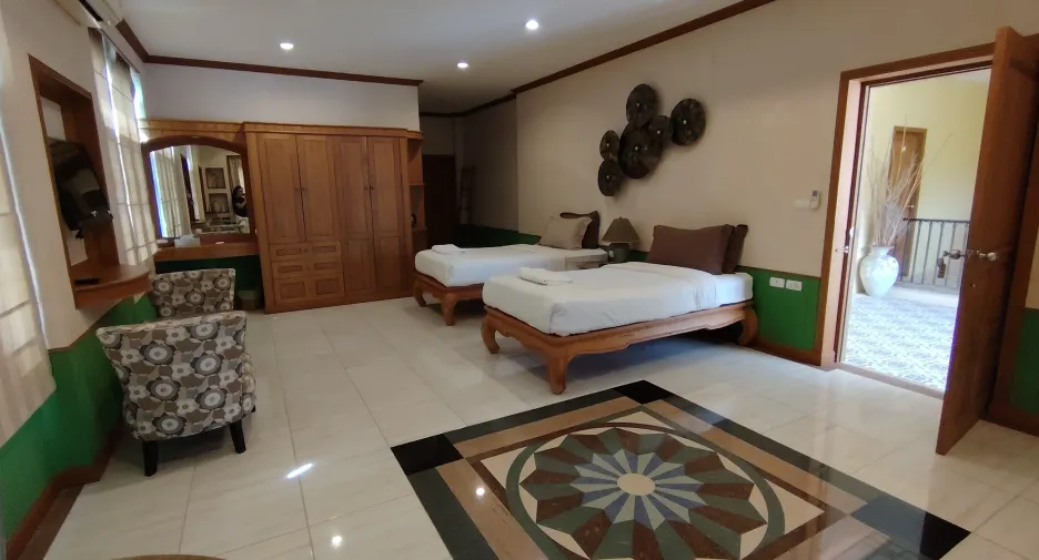 For sale 17 bedrooms hotel in Hua Hin, Prachuap Khiri Khan