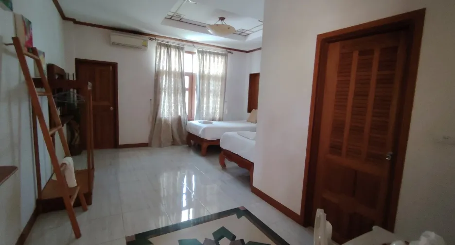 For sale 17 bedrooms hotel in Hua Hin, Prachuap Khiri Khan