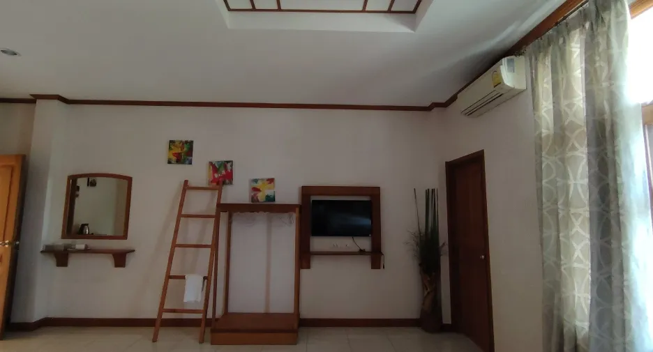 For sale 17 bedrooms hotel in Hua Hin, Prachuap Khiri Khan
