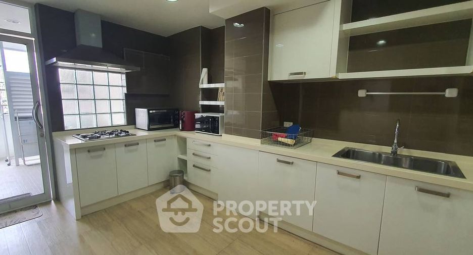 For rent 3 bedrooms condo in Watthana, Bangkok