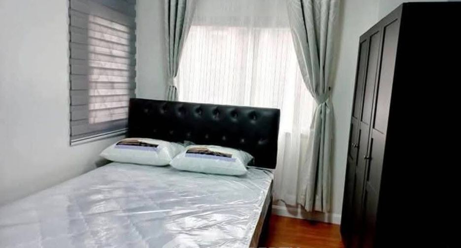For rent 2 bedrooms condo in Pathum Wan, Bangkok