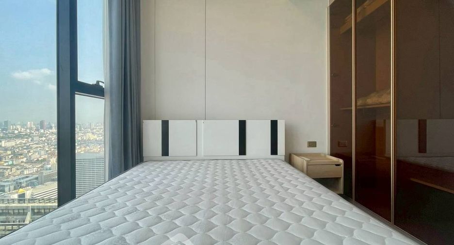 For rent 2 bedrooms condo in Huai Khwang, Bangkok