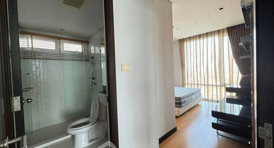 For sale 4 bedrooms condo in Khlong Toei, Bangkok