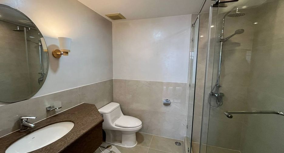 For rent and for sale 3 bedrooms condo in Watthana, Bangkok