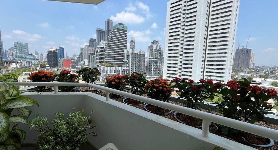 For rent and for sale 3 bedrooms condo in Watthana, Bangkok