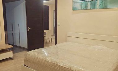 À vendre 2 chambres condo à Huai Khwang, Bangkok
