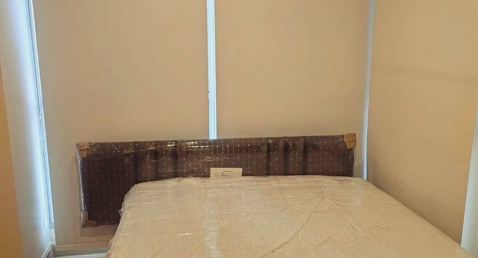 À vendre 2 chambres condo à Huai Khwang, Bangkok
