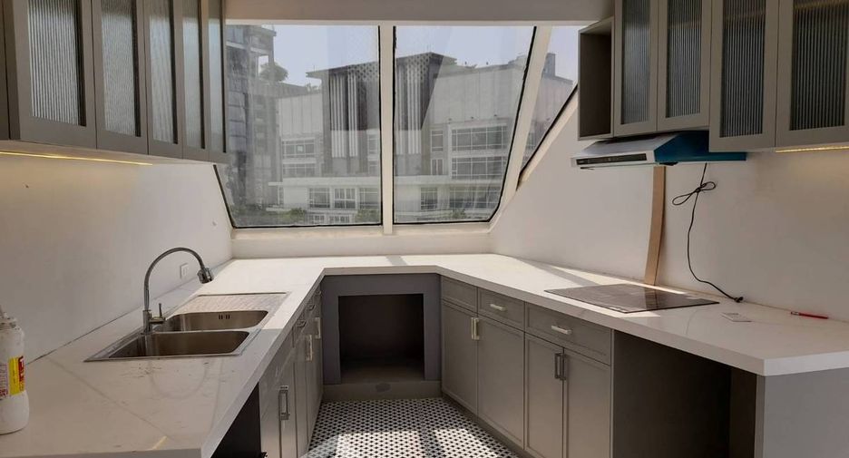Wohnung zum Kauf mit 6 Zimmer in Watthana, Bangkok
