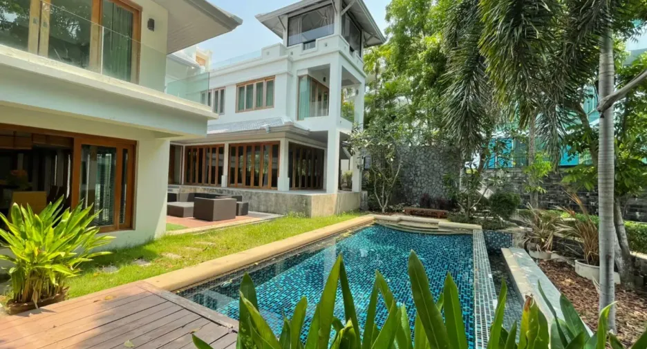 Villa en venta y en alquiler de 7 habitaciones en Bang Lamung, Chonburi