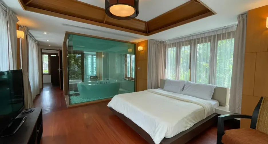 Villa en venta y en alquiler de 7 habitaciones en Bang Lamung, Chonburi