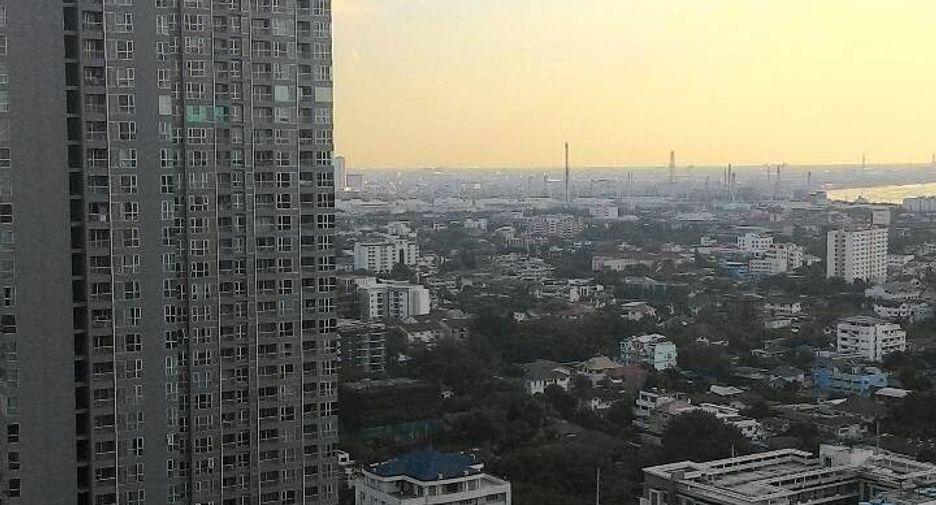 For sale 2 bedrooms condo in Khlong Toei, Bangkok
