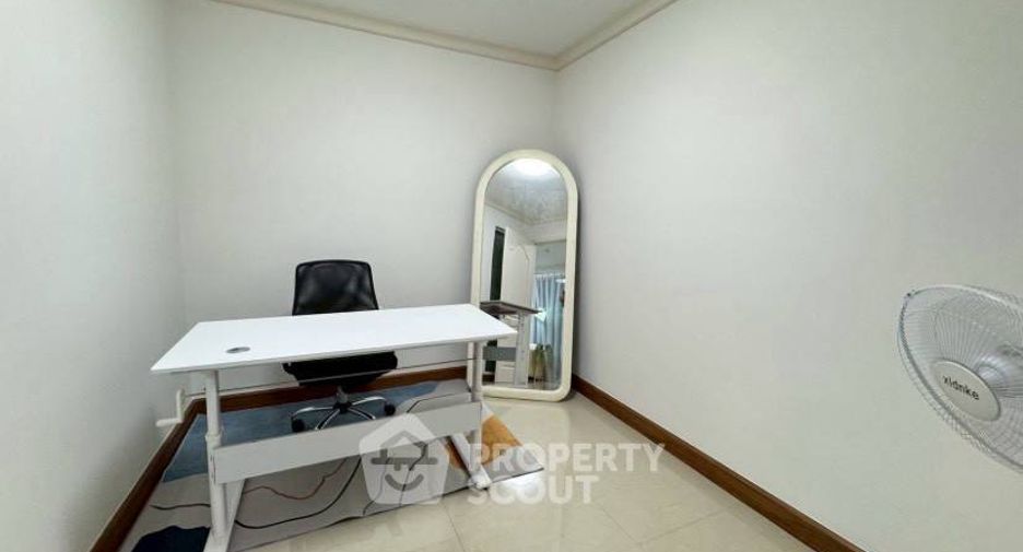 For rent and for sale 2 bedrooms condo in Phaya Thai, Bangkok