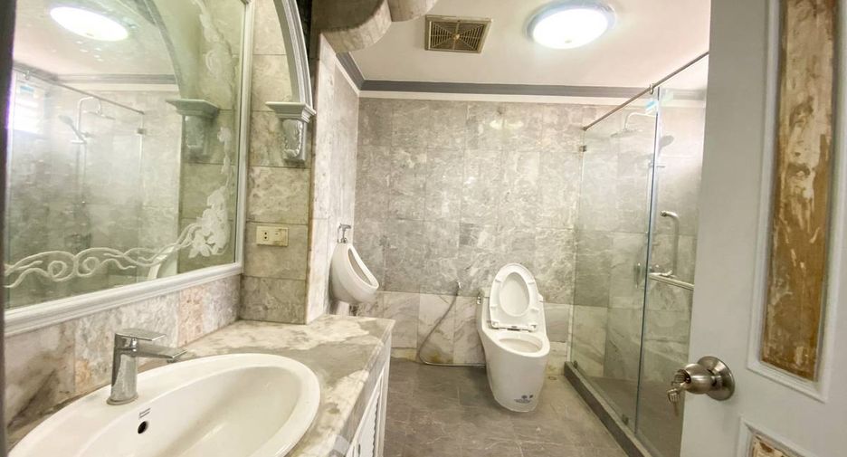 Condo en venta de 3 habitaciones en Watthana, Bangkok