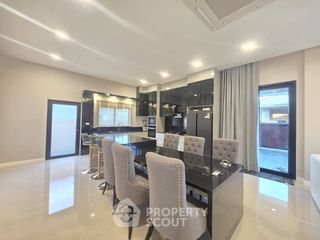 For sale 3 bedrooms villa in Bang Lamung, Chonburi