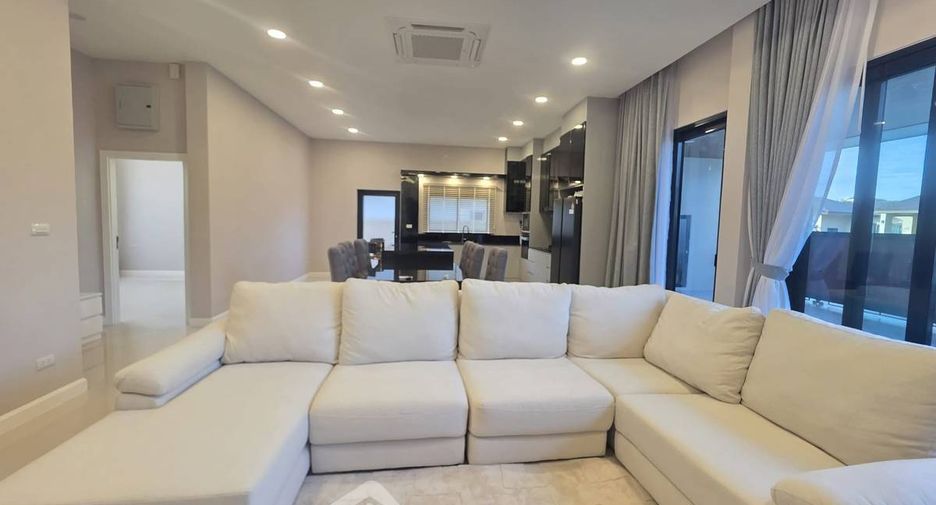 For sale 3 bedrooms villa in Bang Lamung, Chonburi