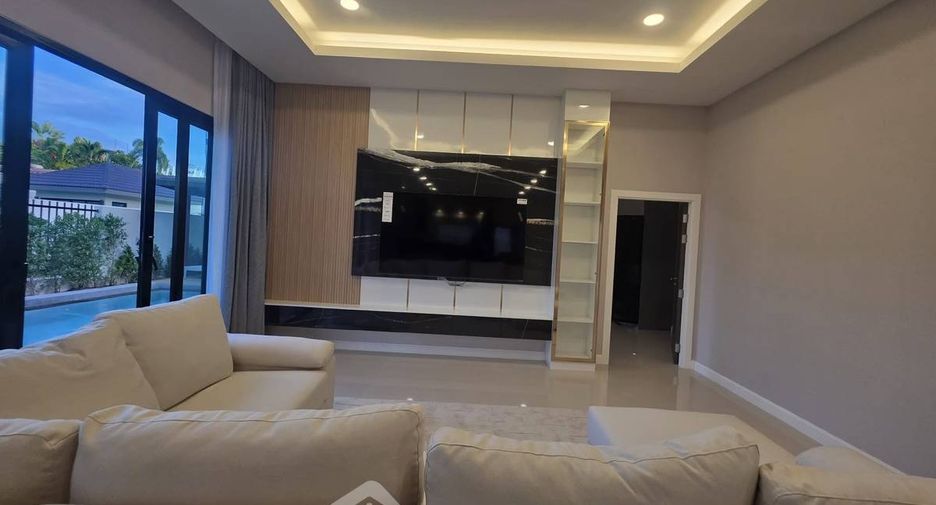 For sale 3 bedrooms villa in Bang Lamung, Chonburi