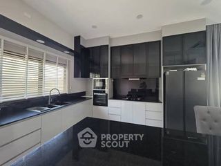 For sale 3 bedrooms villa in Bang Lamung, Chonburi