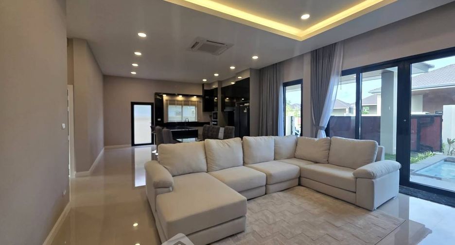 For sale 3 bedrooms villa in Bang Lamung, Chonburi