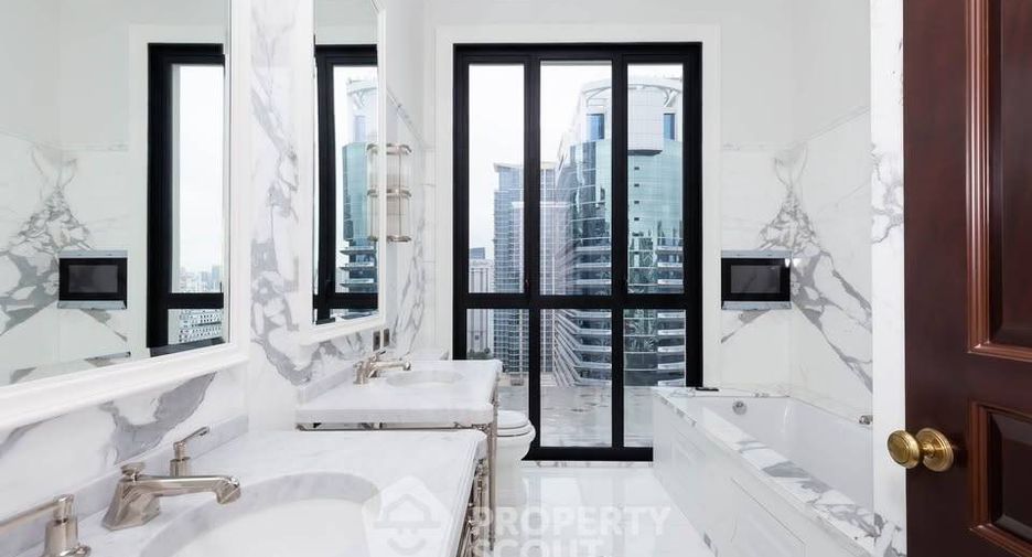 For sale 2 ベッドルーム condo in Pathum Wan, Bangkok