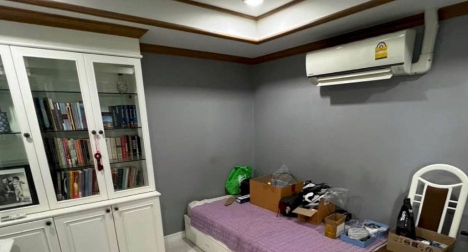 Wohnung zum Kauf mit 3 Zimmer in Yan Nawa, Bangkok