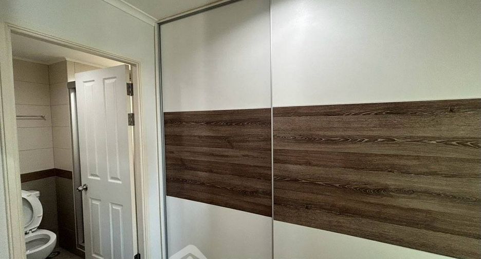For sale 2 bedrooms condo in Bang Phlat, Bangkok