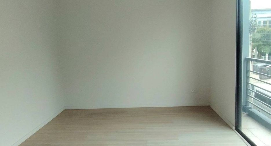 Casa adosada en venta de 3 habitaciones en Prawet, Bangkok
