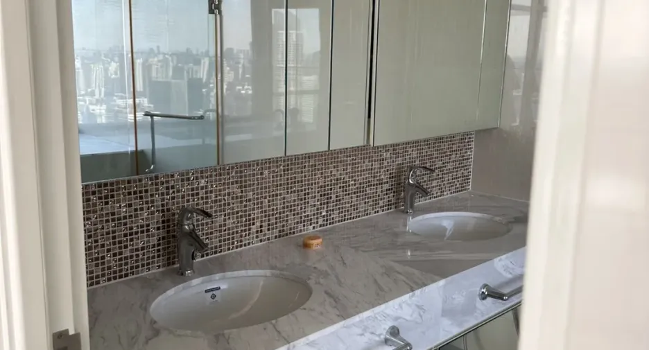 À vendre 2 chambres condo à Watthana, Bangkok