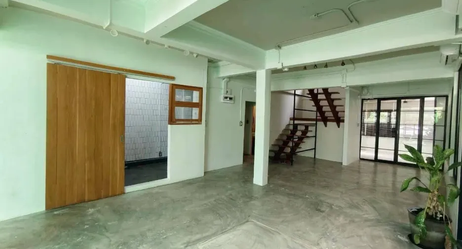For rent retail Space in Sathon, Bangkok