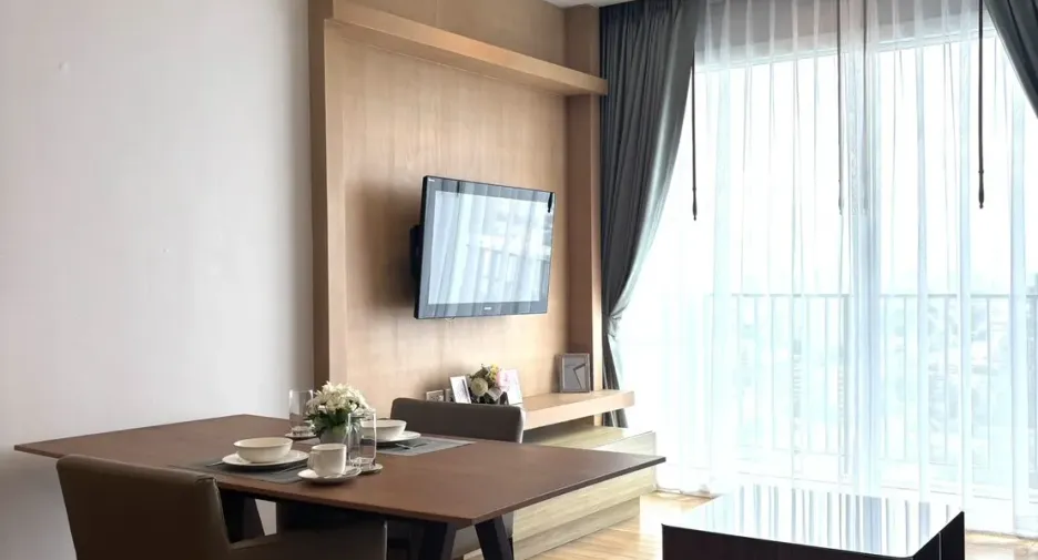 For sale そして for rent 2 ベッドルーム condo in Khlong Toei, Bangkok
