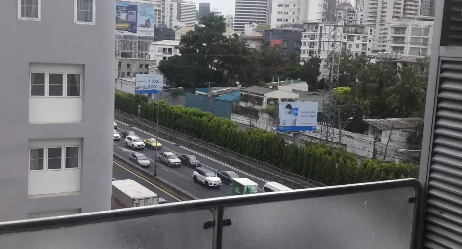For sale studio condo in Khlong Toei, Bangkok