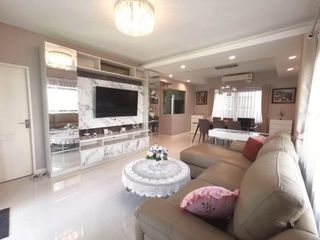 For sale 4 bedrooms townhouse in Bang Phli, Samut Prakan