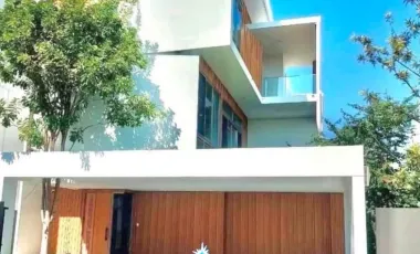 Casa en alquiler de 3 habitaciones en Saphan Sung, Bangkok